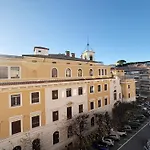 Elegantis Valentina Apartment - 1 Minute Walk To Vatican Museums