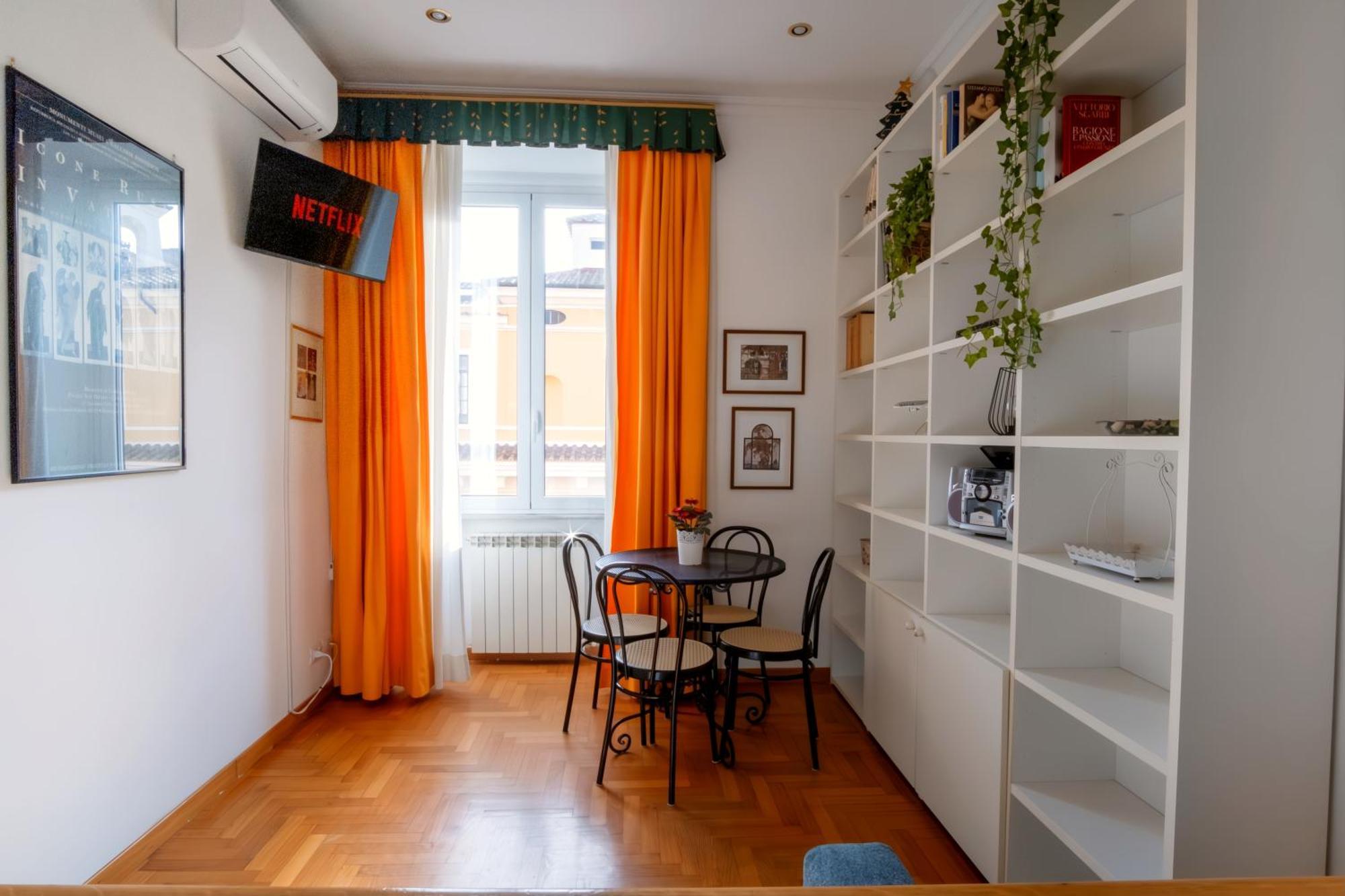 Apartment Elegantis Valentina - 1 Minute Walk To Vatican Museums Rom